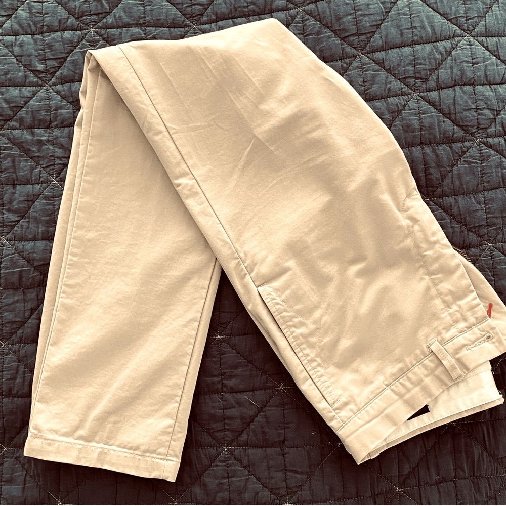 PRICE DROP! Grayers 100% cotton khaki chinos.  Men’s 32x32